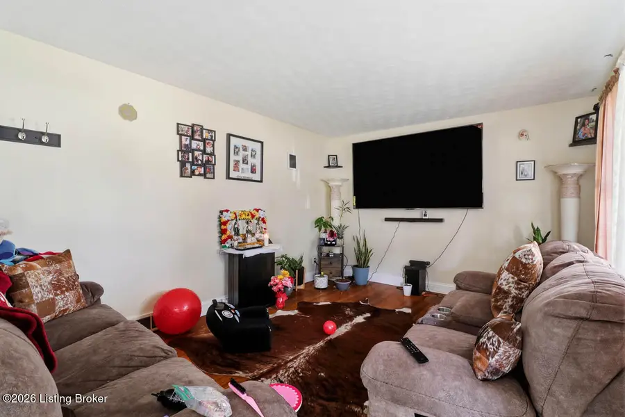 6002 Apex Dr, Louisville, KY 40219 - #3