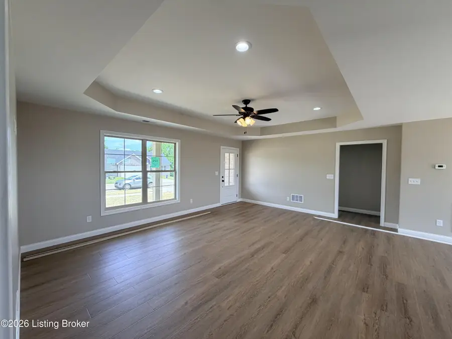 231 New Orleans Ct, Taylorsville, KY 40071 - #2