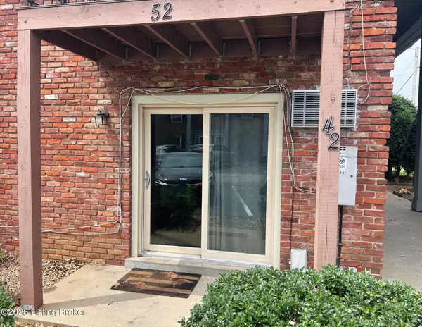 1924 Goldsmith Ln #UNIT 42, Louisville, KY 40218