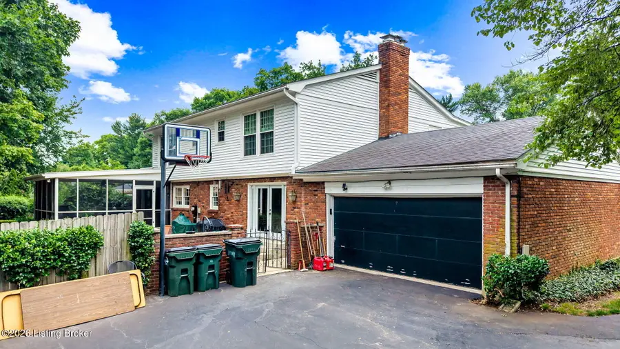 4911 Crofton Rd, Louisville, KY 40207 - #2