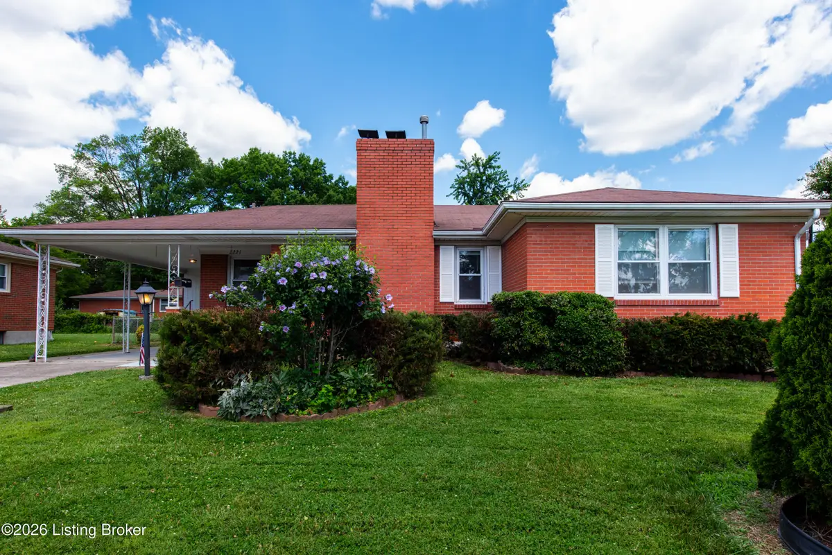 2221 Liverpool Ln, Louisville, KY 40218 - #1