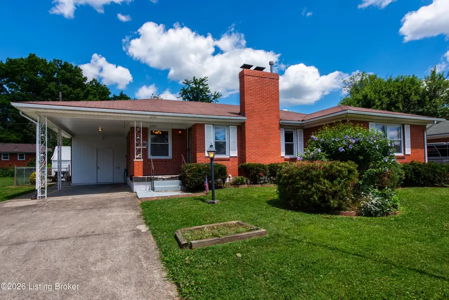 2221 Liverpool Ln, Louisville, KY 40218 - #2