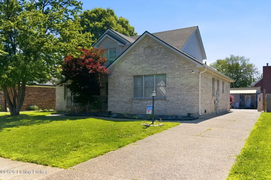5021 Hunters Point Cir, Louisville, KY 40216 - #2