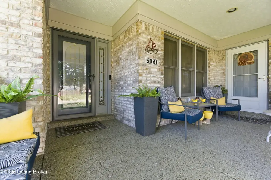 5021 Hunters Point Cir, Louisville, KY 40216 - #3