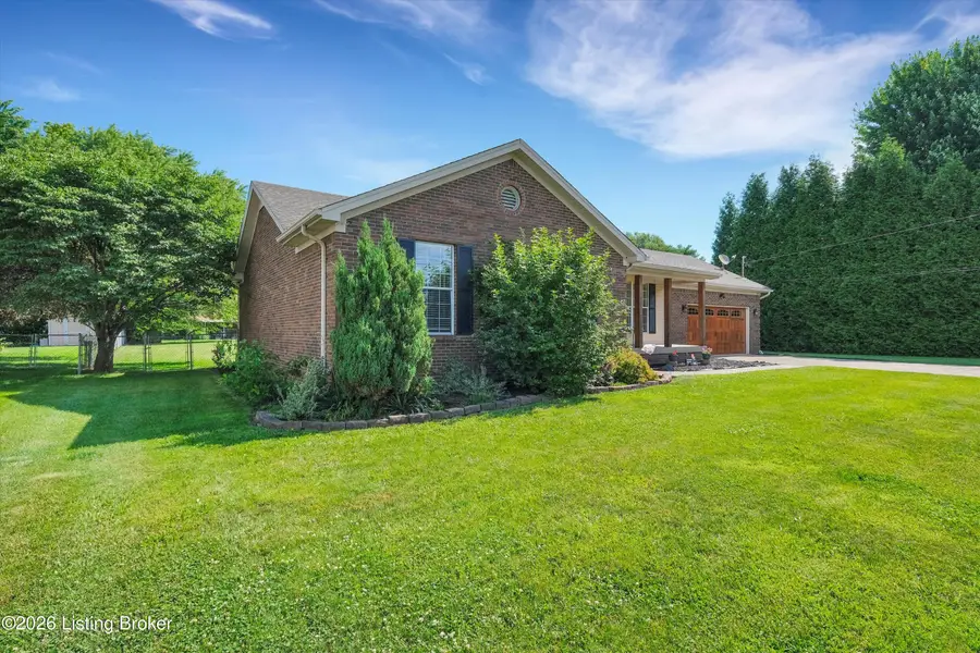 230 E Emerald Cir, Mount Washington, KY 40047 - #3