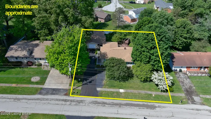 427 S Deepwood Dr, Radcliff, KY 40160 - #2