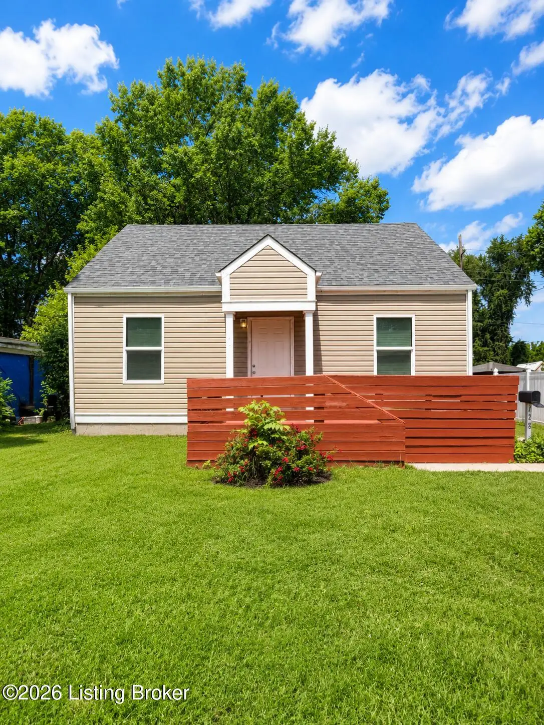 128 Mills Dr, Louisville, KY 40216 - #1