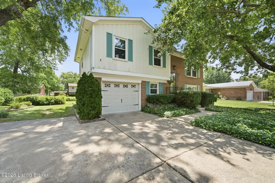 1101 King Arthur Ln, Louisville, KY 40222 - #3