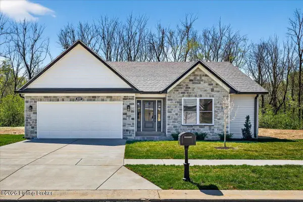8209 Roseborough Rd, Louisville, KY 40228