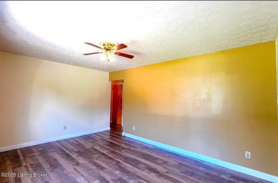 3717 Oboe Dr, Louisville, KY 40216 - #2