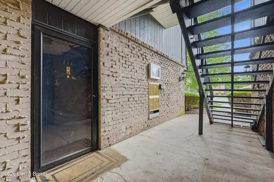 3505 Lodge Ln #APT 111, Louisville, KY 40218 - #3