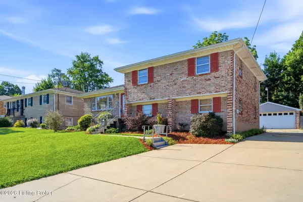 6302 Green Manor Dr, Louisville, KY 40228