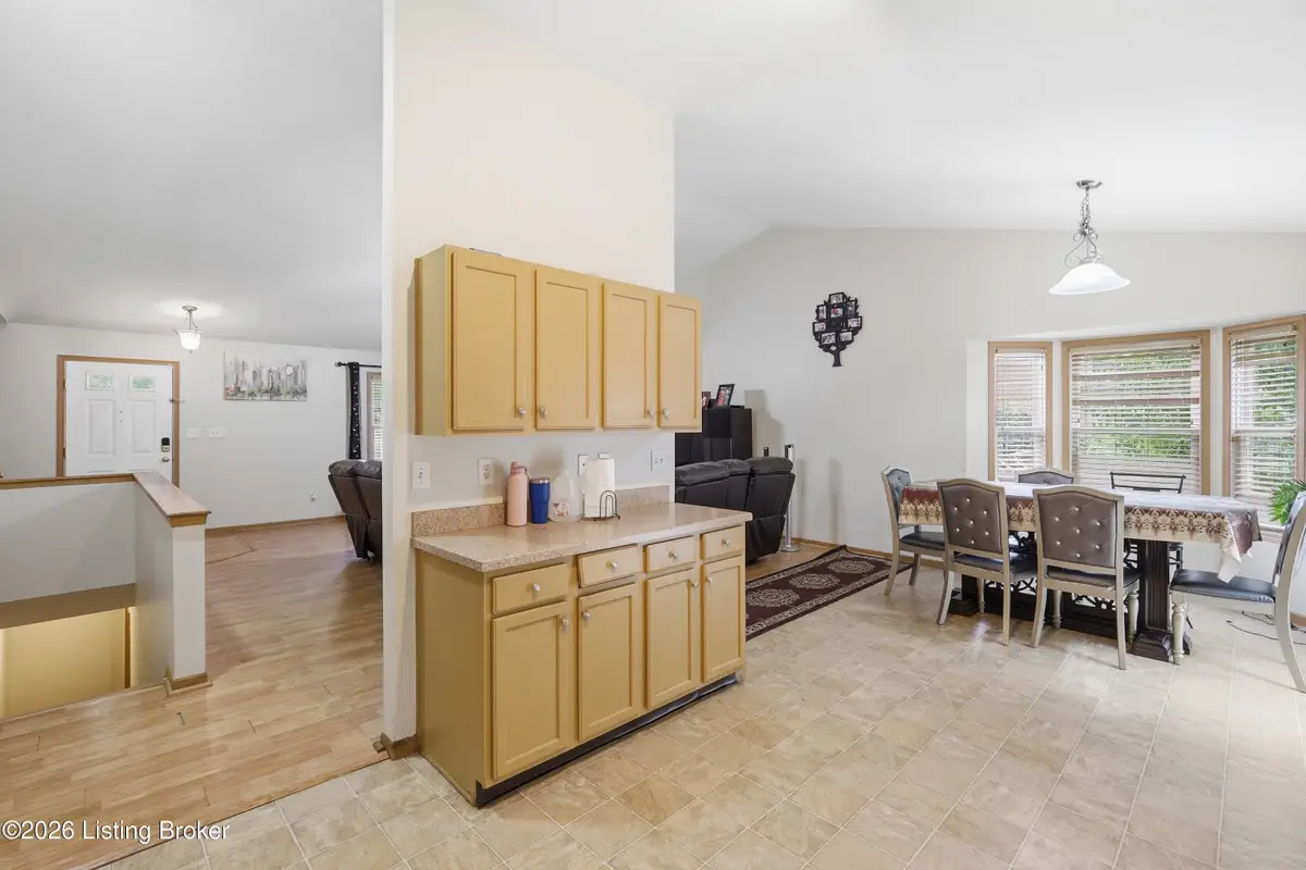 5201 Bannon Crossings Dr, Louisville, KY 40218 - #1