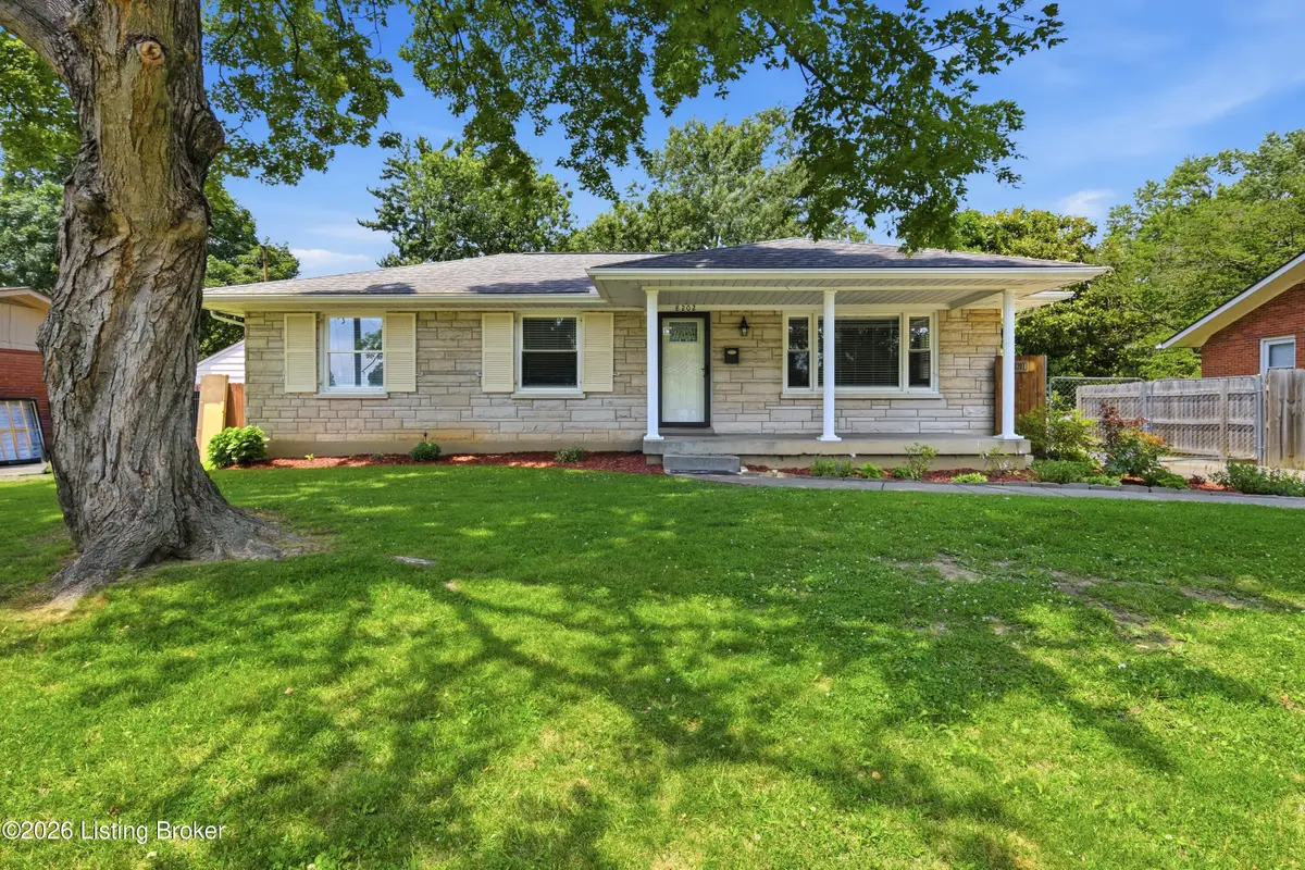 8202 Devonshire Dr, Louisville, KY 40258 - #1