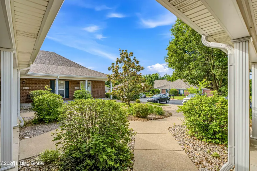 816 Garden Pointe Dr, Simpsonville, KY 40067 - #3