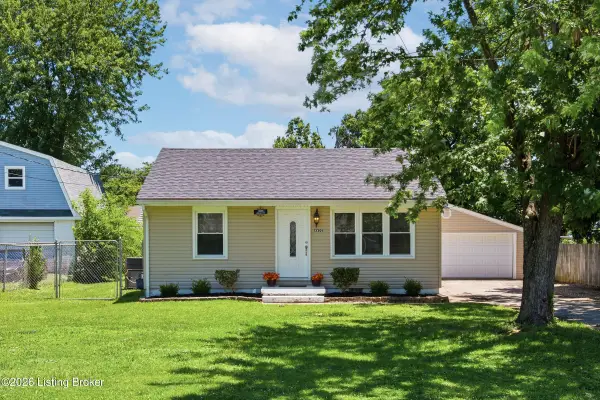 13301 Ashlawn Dr, Louisville, KY 40272