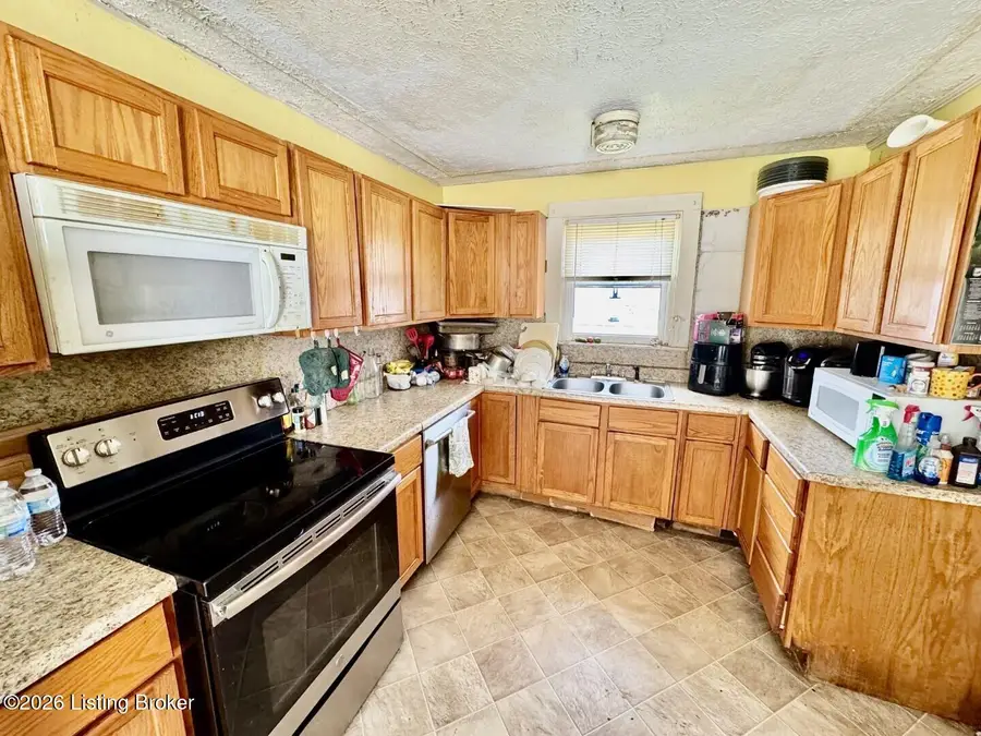 327 E Main St, Springfield, KY 40069 - #3