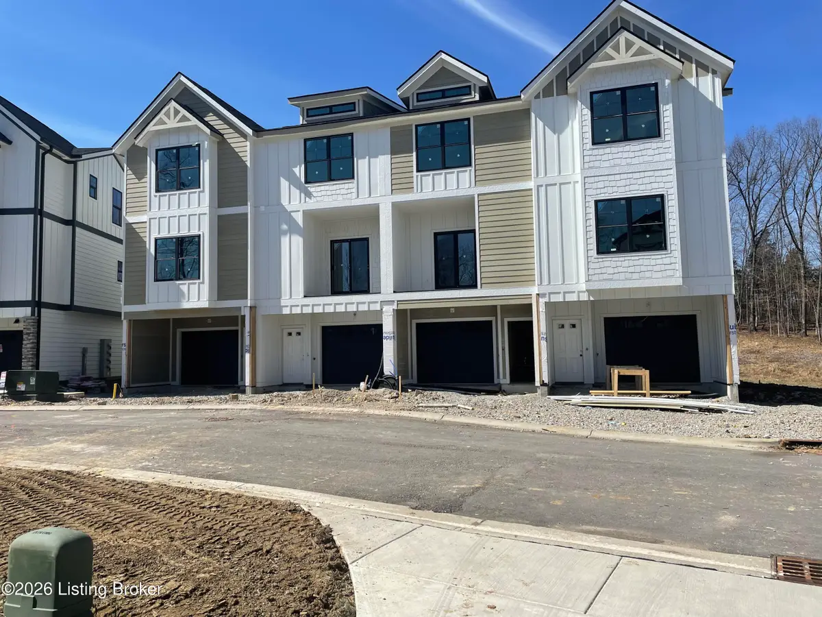 7304 Park Vue Dr, Crestwood, KY 40014 - #1