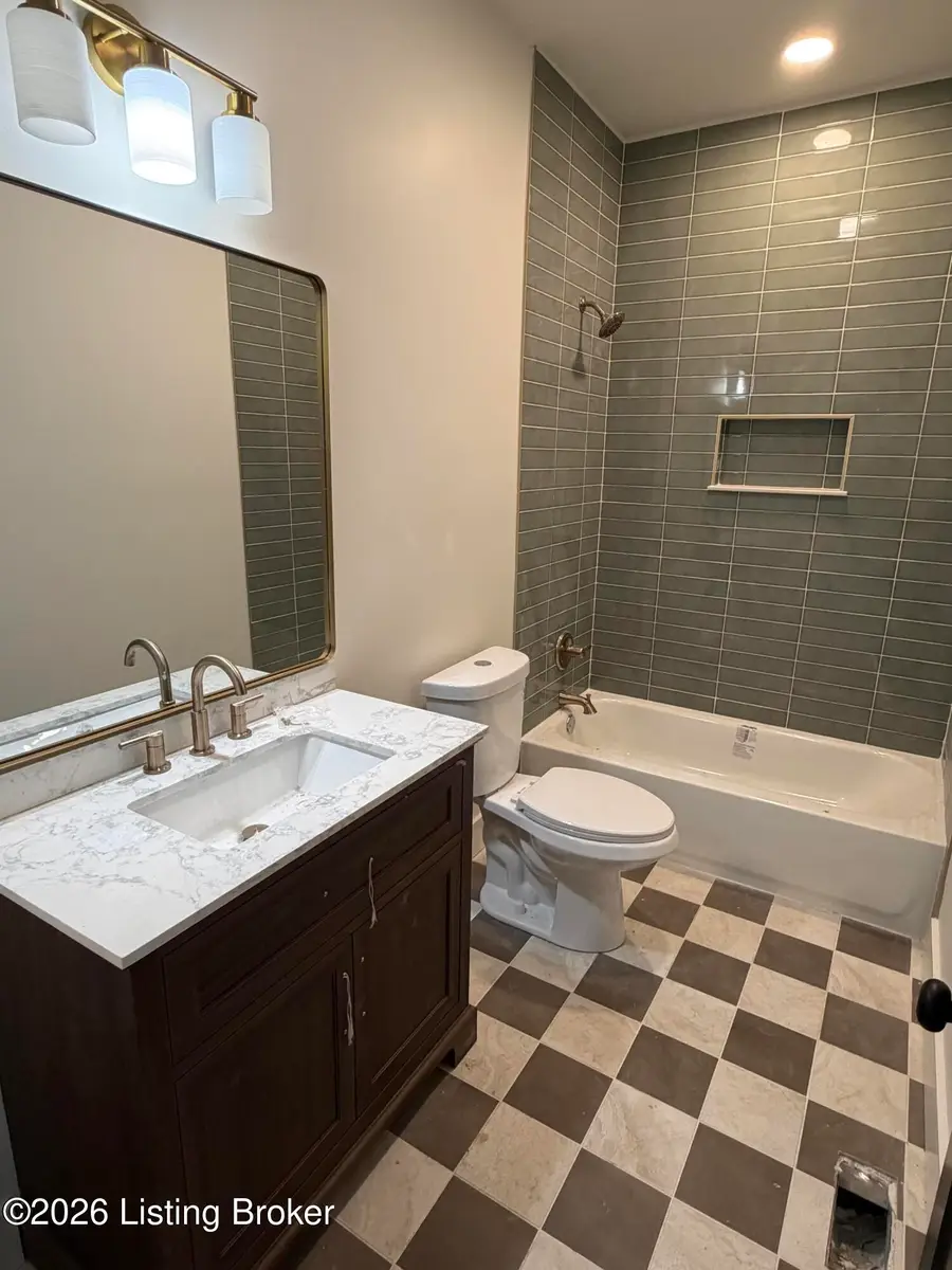 711 E Ormsby Ave, Louisville, KY 40203 - #3