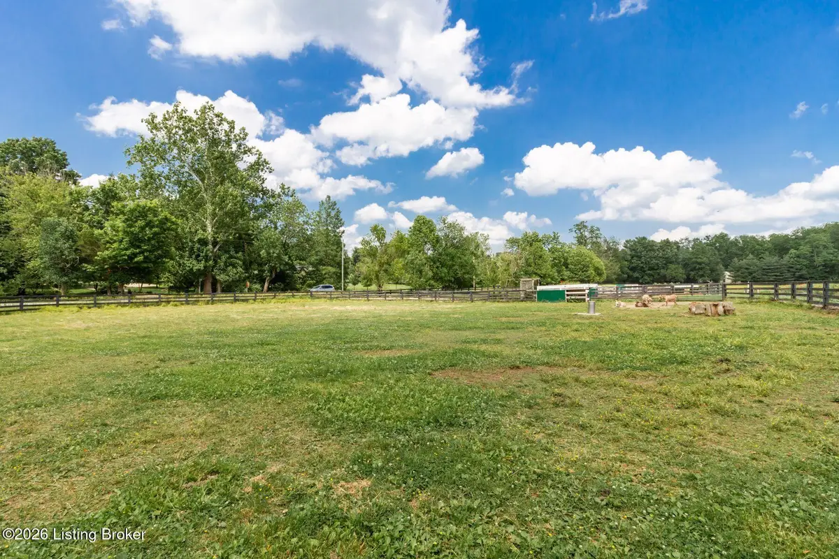 12404 Lucas Ln, Anchorage, KY 40223 - #1