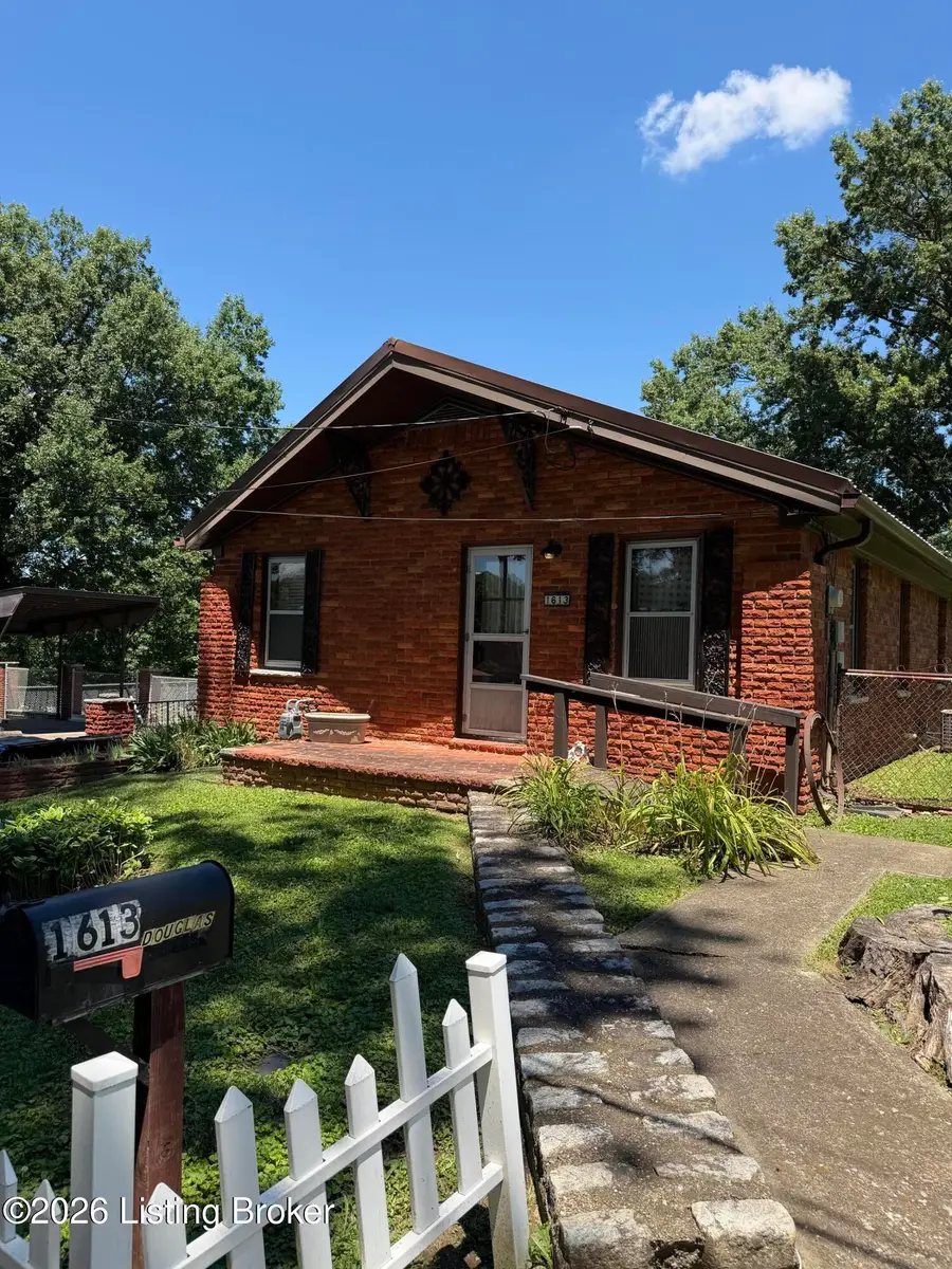 1613 Eskridge Ln, Louisville, KY 40216 - #3