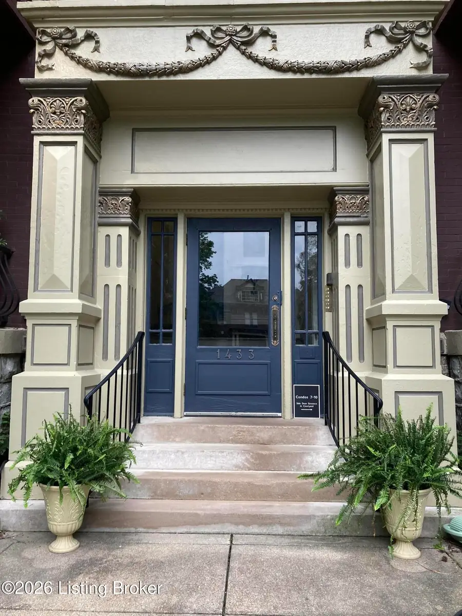 1433 Saint James Ct #1, Louisville, KY 40208 - #3