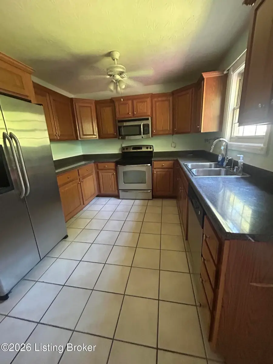 244 Sycamore Dr, Taylorsville, KY 40071 - #3