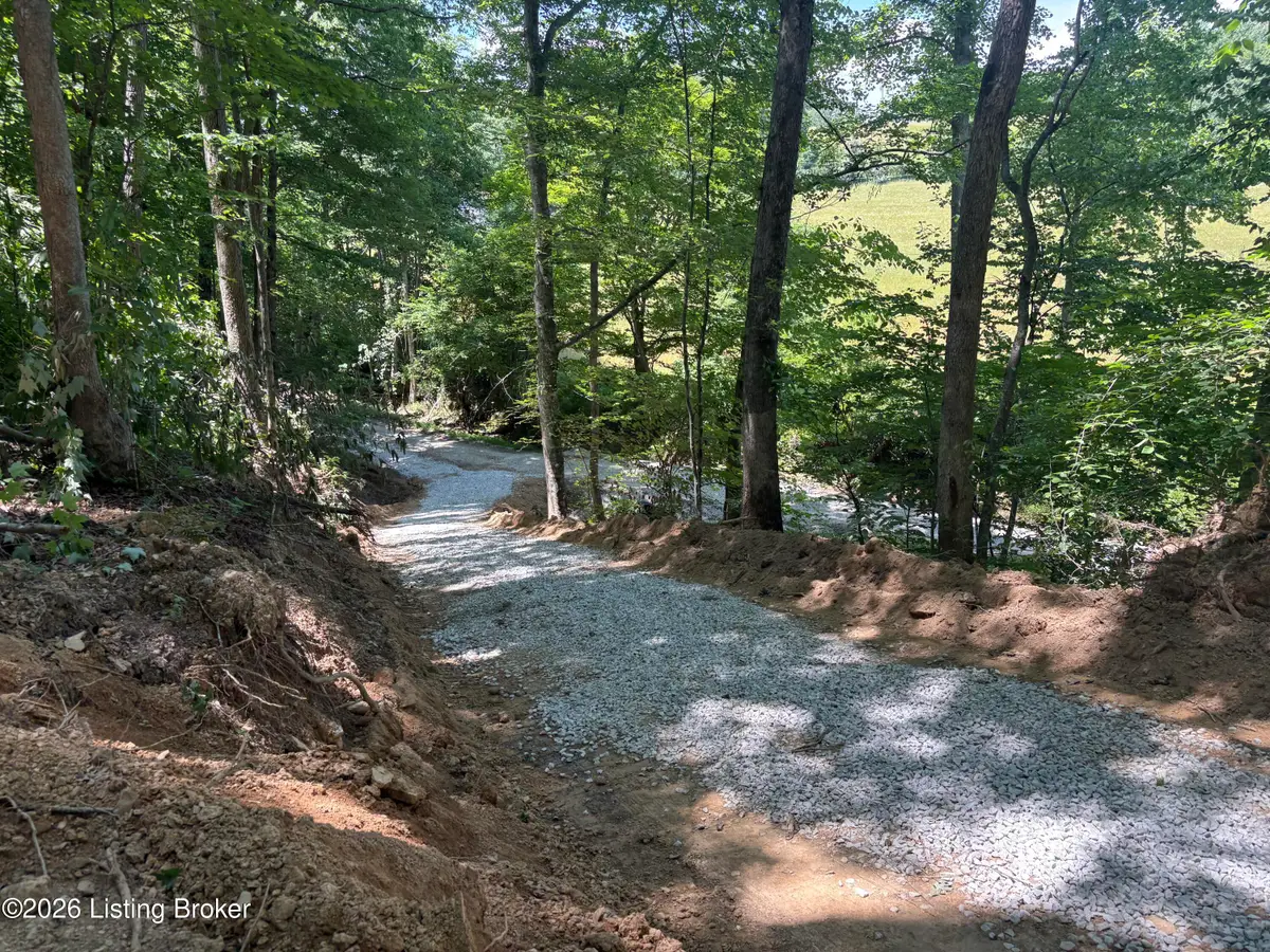 643 Pine Grove Rd, Beattyville, KY 41311 - #1