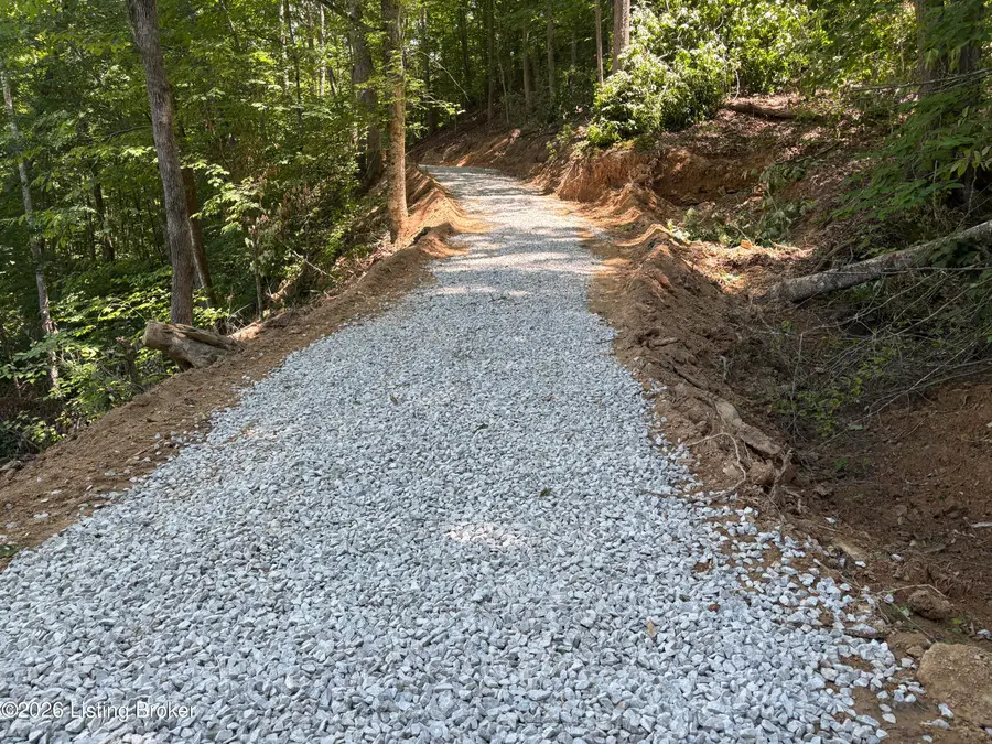 643 Pine Grove Rd, Beattyville, KY 41311 - #2