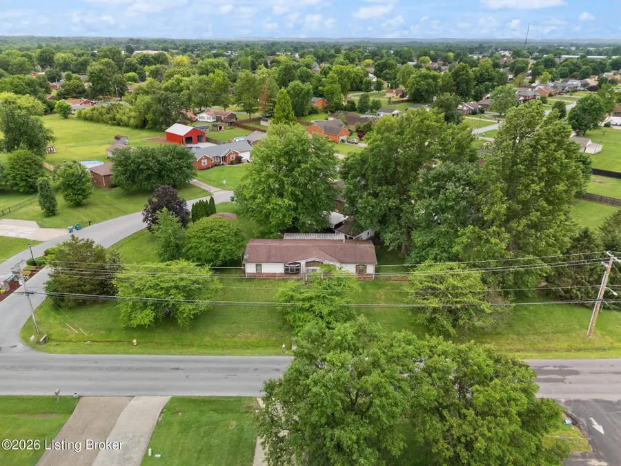 4604 Summitt Dr, Louisville, KY 40229 - #3