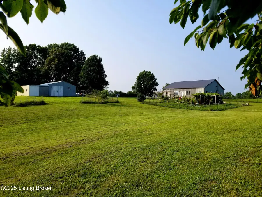 555 Fields Ln, Clarkson, KY 42726 - #3