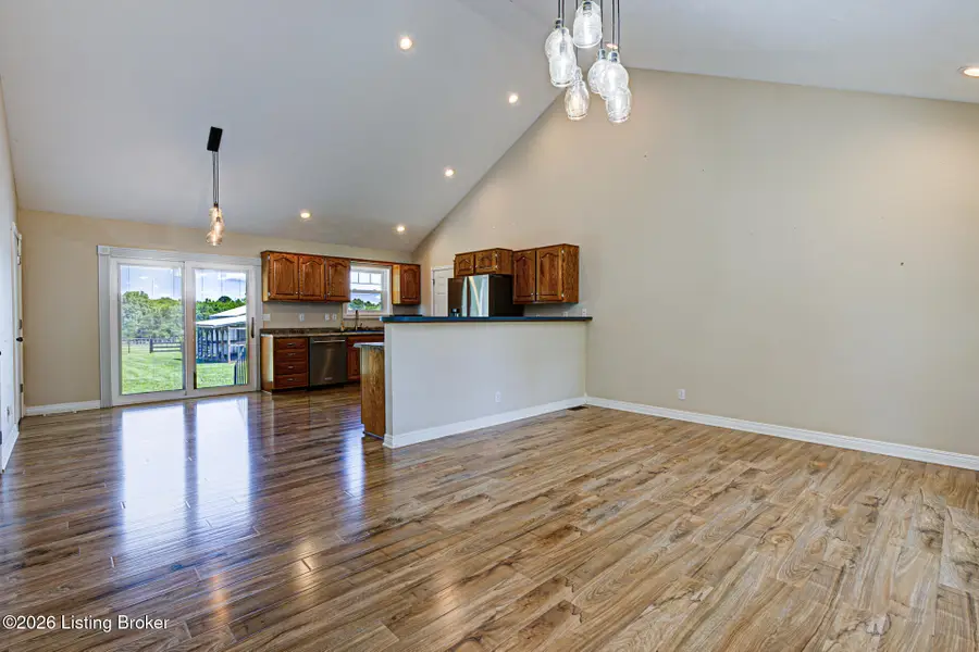 688 Meadowland, Shepherdsville, KY 40165 - #2