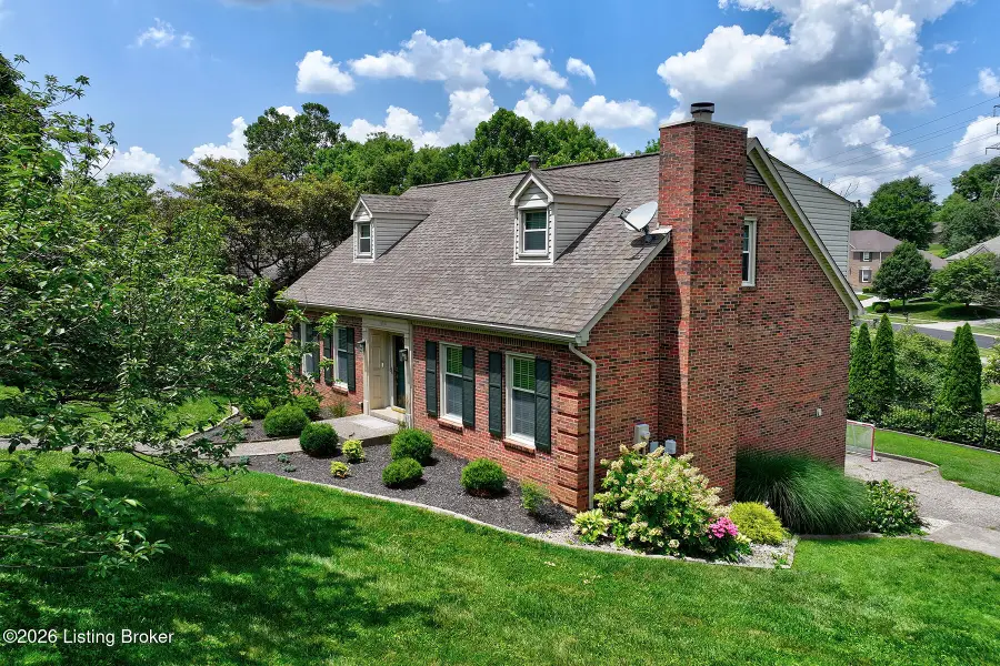 6011 Windsong Ct, Louisville, KY 40207 - #2