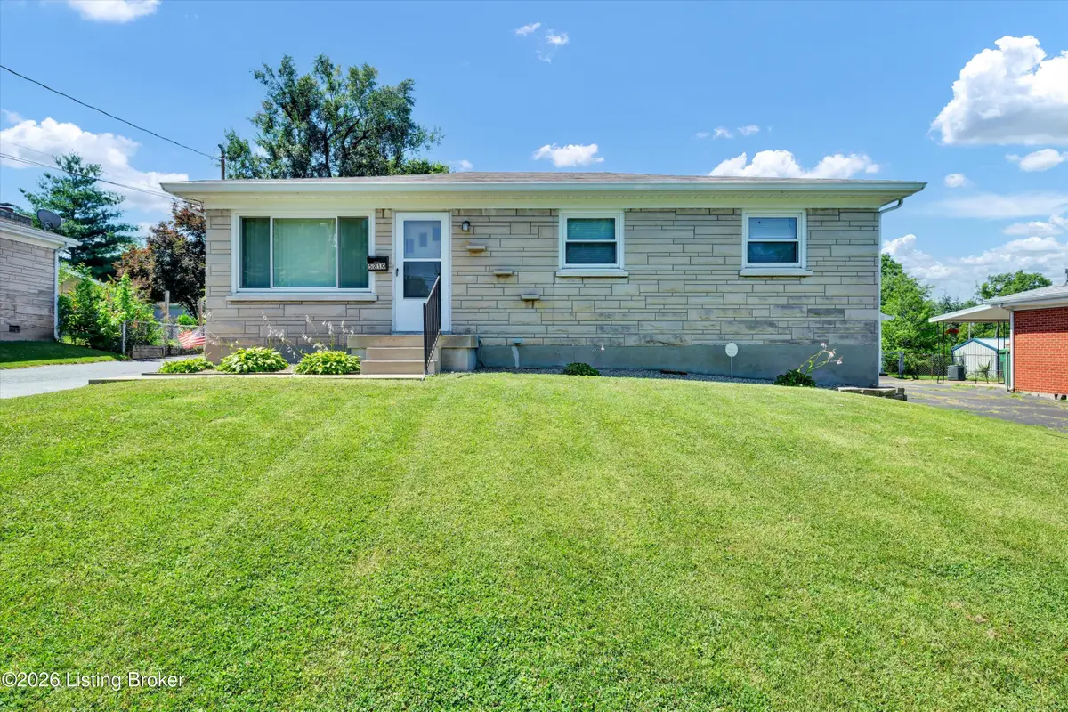 5210 Woodhill Ln, Louisville, KY 40219 - #1