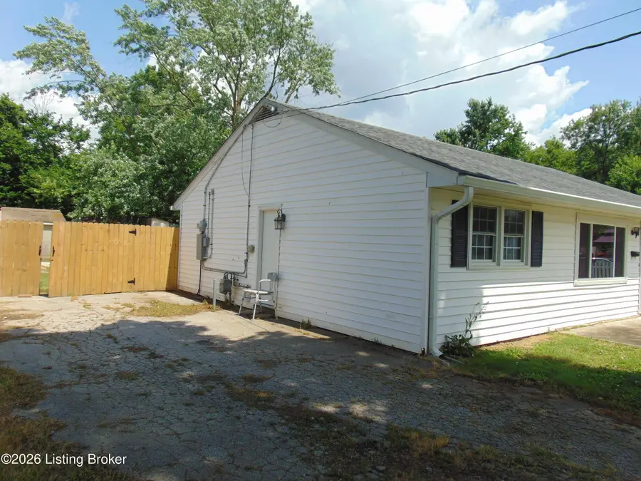 7009 Rainbow Dr, Louisville, KY 40272 - #3