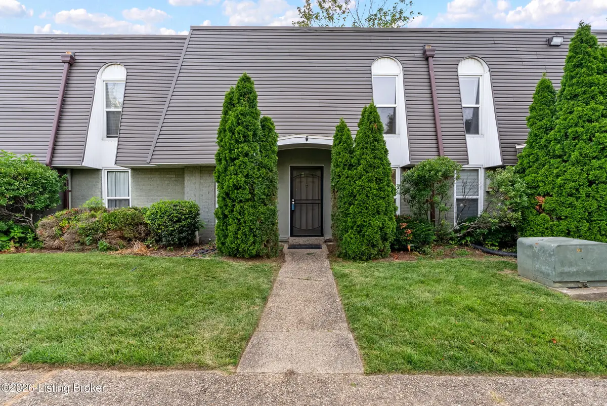 602 La Fontenay Ct, Louisville, KY 40223 - #1