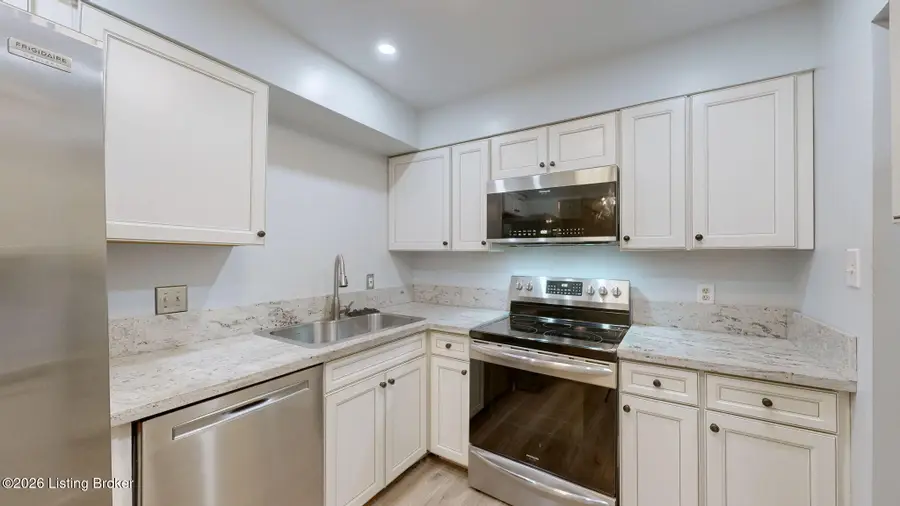 1815 Gardiner Ln #APT F52, Louisville, KY 40205 - #3