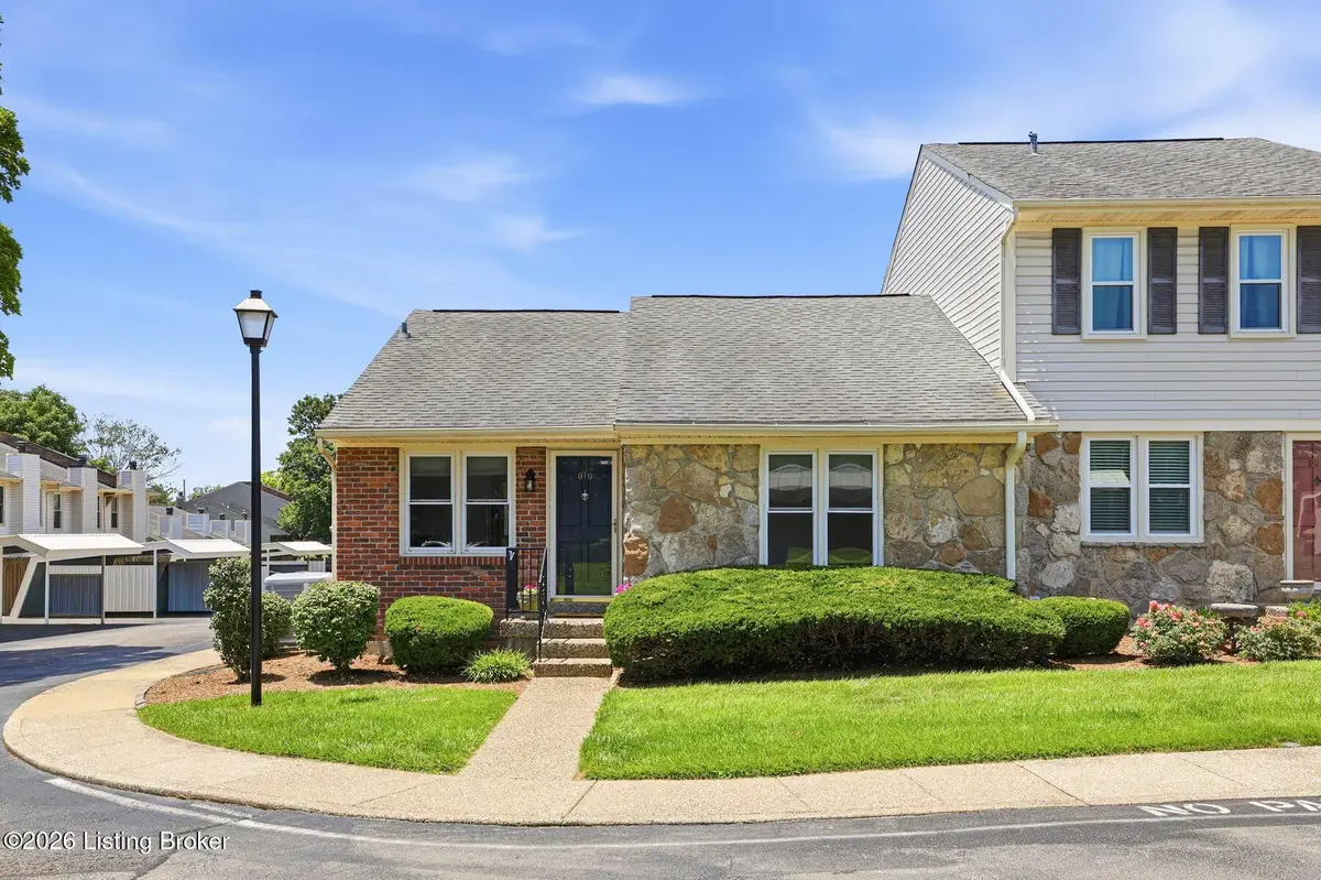 910 Dana Marie Dr, Louisville, KY 40223 - #1