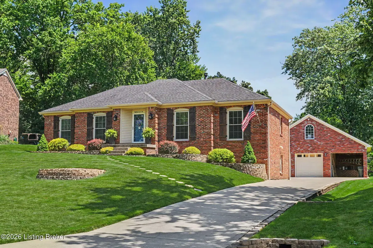 8602 Chipstone Ct, Jeffersontown, KY 40299 - #1