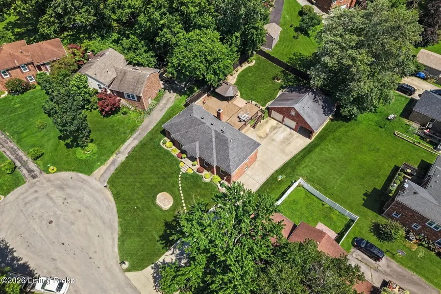 8602 Chipstone Ct, Jeffersontown, KY 40299 - #3