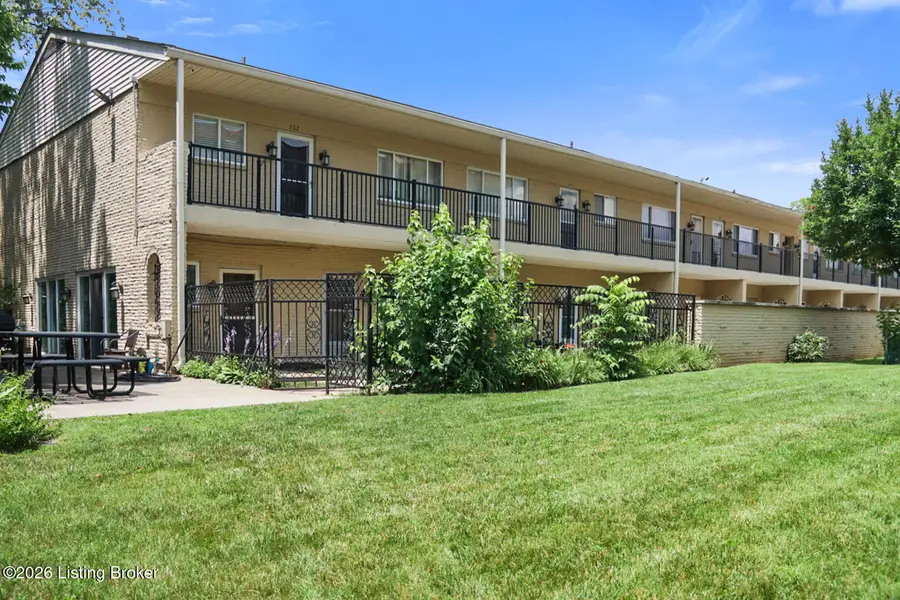 316 Casa Bella Ct #316, Louisville, KY 40220 - #3