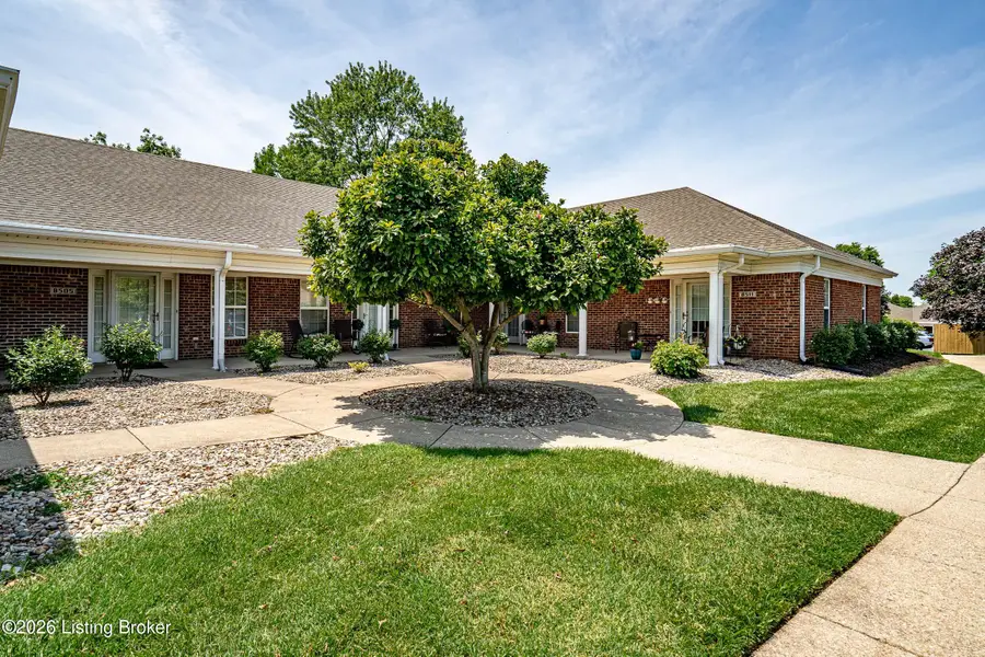 8509 Applegate Village Dr, Louisville, KY 40219 - #2