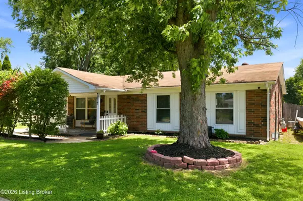 7917 Grenelle Dr, Louisville, KY 40228