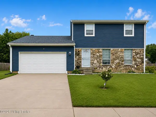 1227 Senate Cir, Radcliff, KY 40160