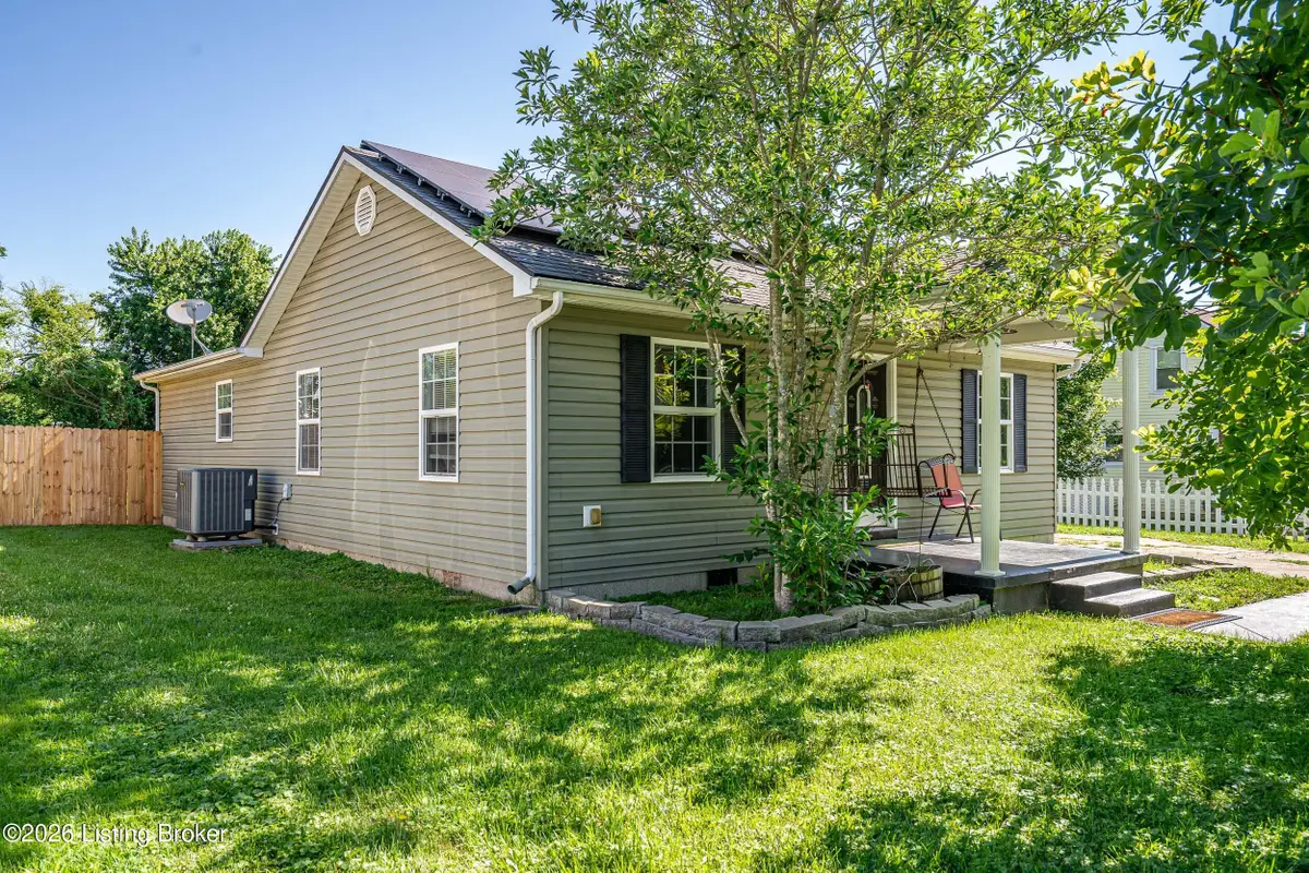 313 E Main St, Simpsonville, KY 40067 - #1