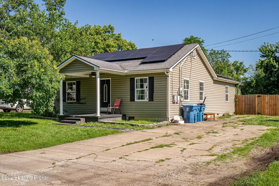 313 E Main St, Simpsonville, KY 40067 - #2