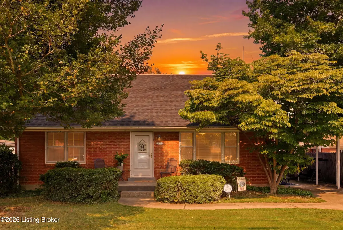 4302 Leaf Dr, Louisville, KY 40216 - #1