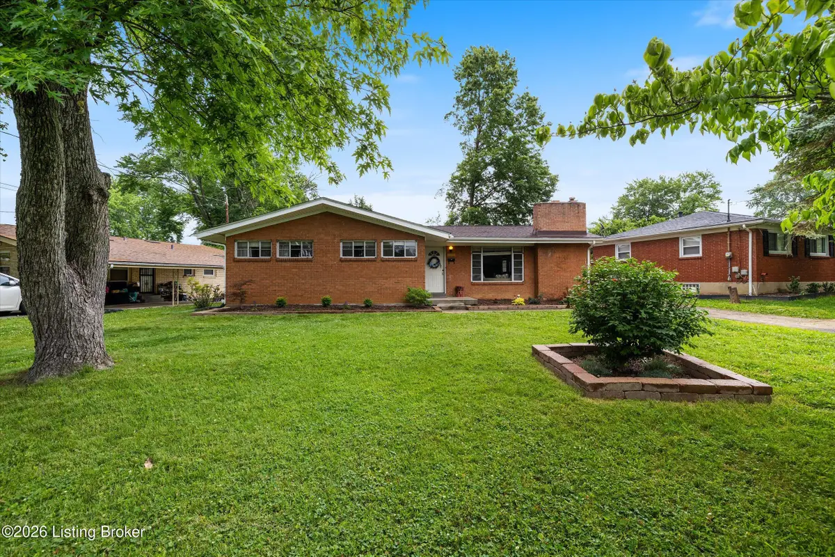 4313 Naneen Dr, Louisville, KY 40216 - #1
