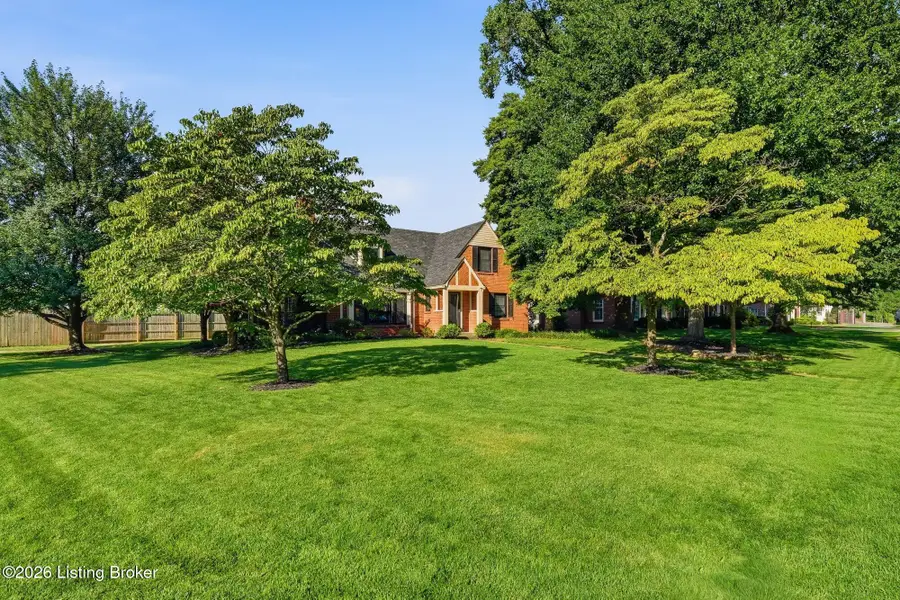 100 Gibson Rd, Louisville, KY 40207 - #2