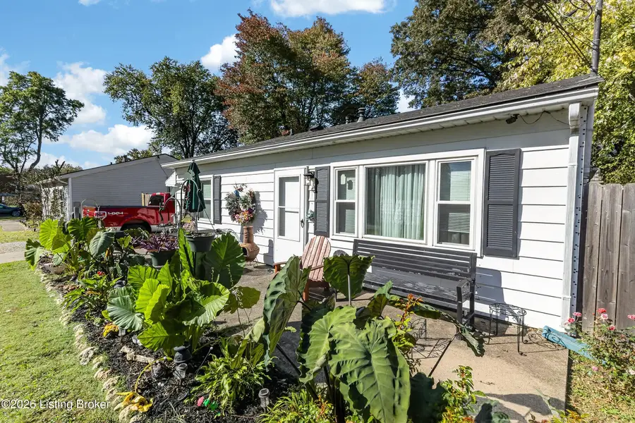 10008 Donau Ln, Louisville, KY 40272 - #3